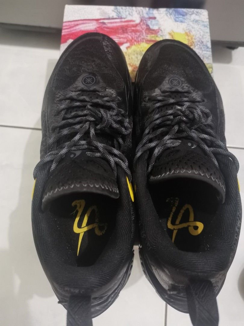 Dlo1 (Category: Sneakers) located in Paranaque City. Submitted by melodybala13770 (Listing ID 1462191261, Image 3). Description: Original Complete with original box.