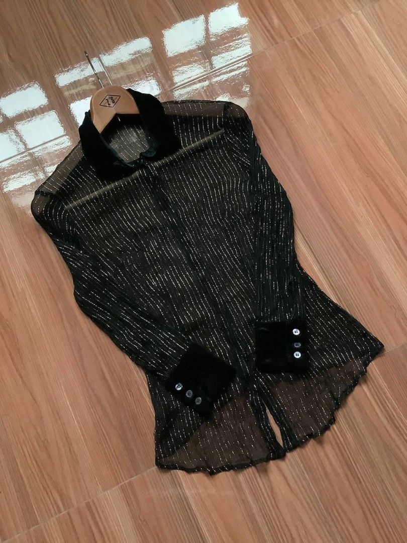 Dolce & Gabbana Chiffon Silk Button-down (Category: Longsleeves) located in Canaman. Submitted by stayhypethrifted (Listing ID 1462098333, Image 1). Description: .