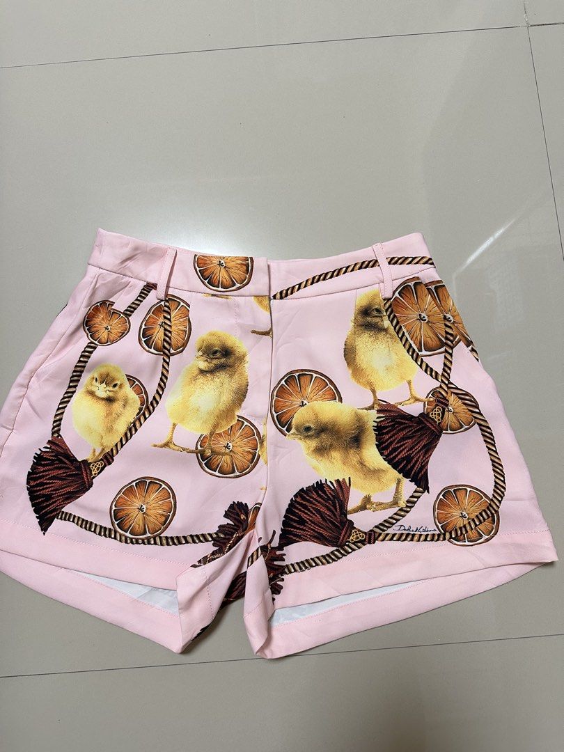 Dolce & Gabbana statement short (Category: Shorts) located in Davao. Submitted by theresetshelf (Listing ID 1462085120, Image 1). Description: 🐥Unique Design 🐥Cute for formal events 🐥Quality is premium 🐥waist size 26-27 🐥Highwaist ‼️MARKDOWN PRICE.