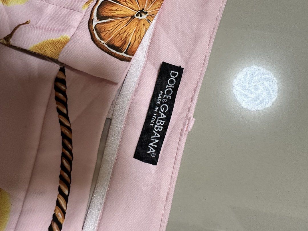 Dolce & Gabbana statement short (Category: Shorts) located in Davao. Submitted by theresetshelf (Listing ID 1462085120, Image 3). Description: 🐥Unique Design 🐥Cute for formal events 🐥Quality is premium 🐥waist size 26-27 🐥Highwaist ‼️MARKDOWN PRICE.