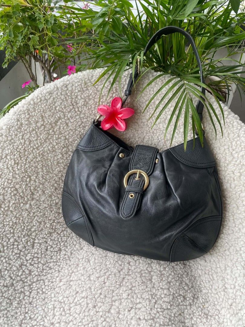 Double M Milano (Category: Purses & Pouches) located in Bulacan. Submitted by bagzandboujee_ (Listing ID 1462144675, Image 1). Description: Double M Milano Rank AB ♥︎ ᴀʟʟ ꜱᴀʟᴇꜱ ᴀʀᴇ ꜰɪɴᴀʟ ᴋɪɴᴅʟʏ ʀᴇᴠɪᴇᴡ ᴀʟʟ ᴘʜᴏᴛᴏꜱ & ᴅᴇꜱᴄʀɪᴘᴛɪᴏɴ ʙᴇꜰᴏʀᴇ ᴘᴜʀᴄʜᴀꜱɪɴɢ. ᴄʜᴀʀᴍꜱ | ᴀᴄᴄᴇꜱꜱᴏʀʏ | ᴇxᴛᴇɴᴅᴇʀ ɴᴏᴛ ɪɴᴄʟᴜᴅᴇᴅ ꜰᴏʀ ᴅɪꜱᴘʟᴀʏ ᴘʜᴏᴛᴏ ᴘᴜʀᴘᴏꜱᴇꜱ ᴏɴʟʏ.