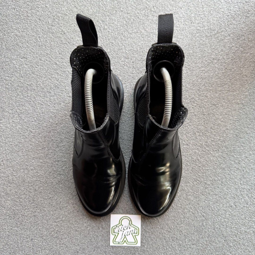 DR. MARTENS FLORA BLACK (Category: Boots) located in Cagayan de Oro. Submitted by huntbytrickjam.v2 (Listing ID 1462066092, Image 2). Description: DR. M-RTENS FLORA BLACK US 8W / EURO 39 / CM 25 VERY GOOD Pair Only Creased Drags 7 in Mens M - 1599.