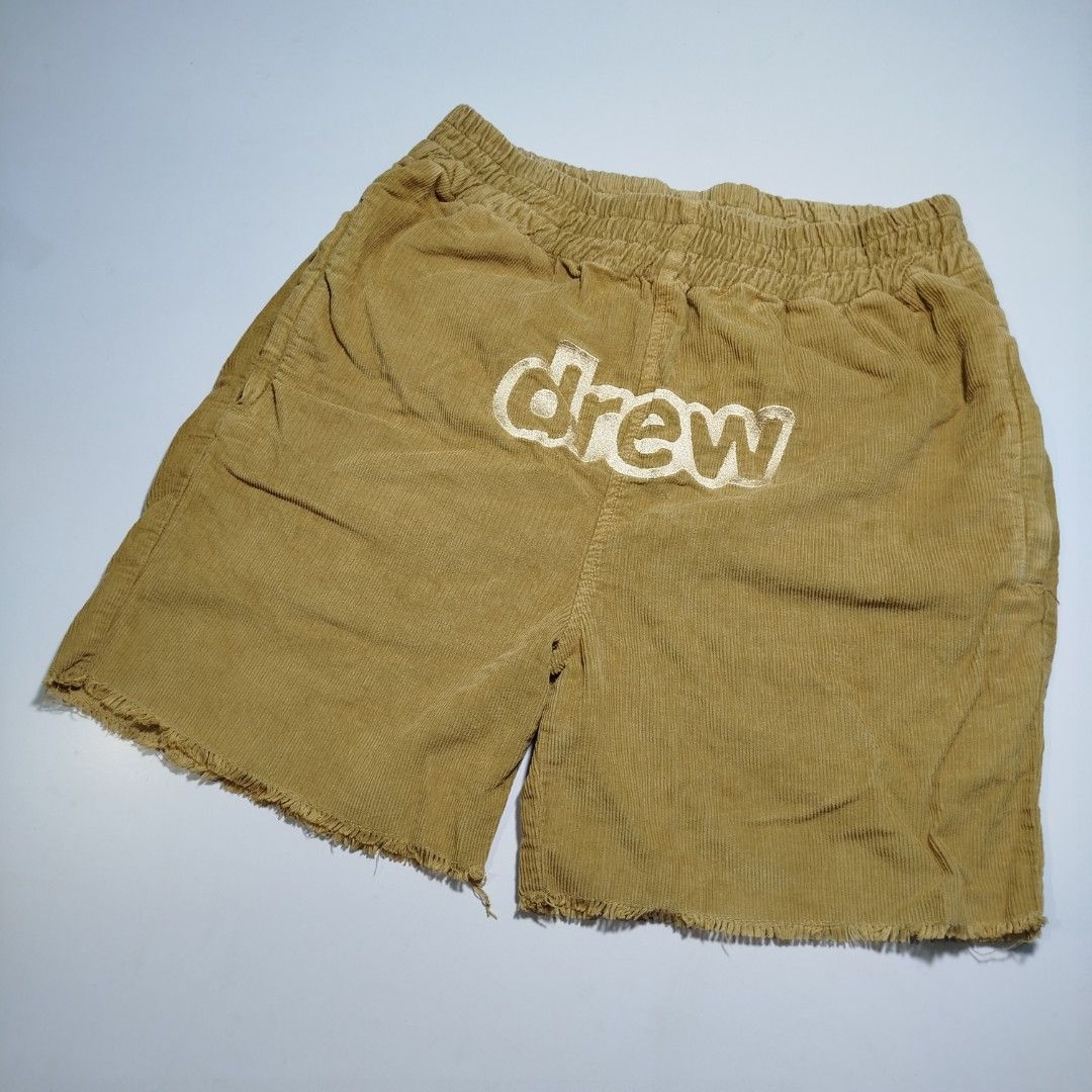 DREW CORDUROY SHORT (Category: Shorts) located in Manila. Submitted by mnlhappybattle (Listing ID 1462093325, Image 1). Description: DREW CORDUROY SHORT Good Condition Tagged size : MEDIUM Minimal stain issue Dimensions WAIST - 15” LENGTH - 19”.