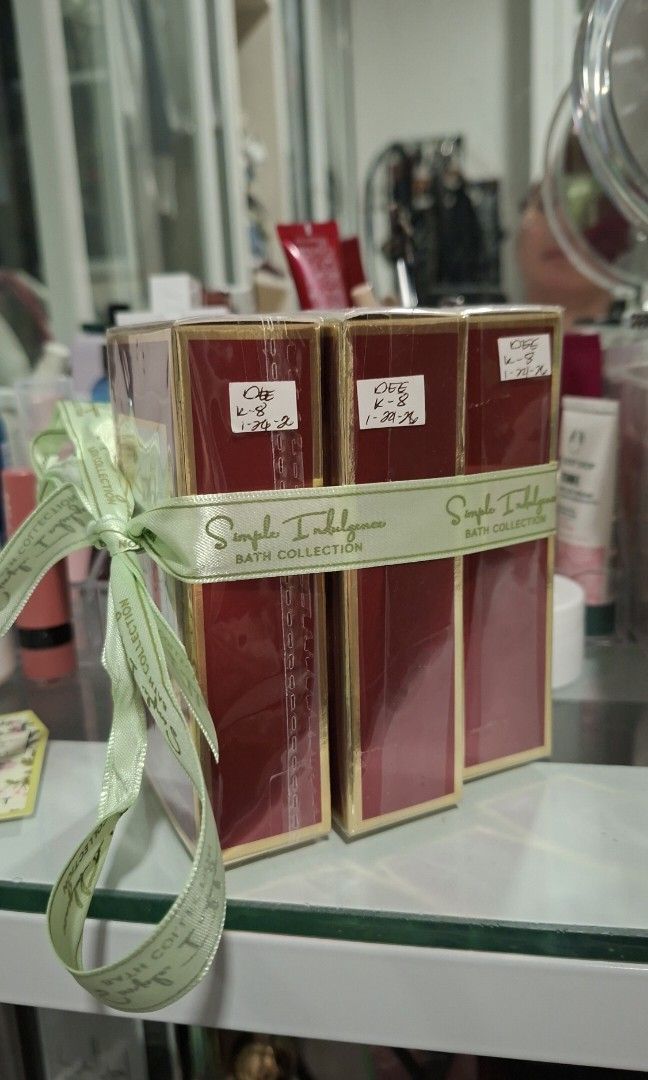 Dubai perfume (Category: Fragrance & Deodorants) located in Cainta. Submitted by gieomana (Listing ID 1462182976, Image 2). Description: set 2 3 pcs.Ameerat al arab 50ml sweet /fruity scent now lang to guys all original po.