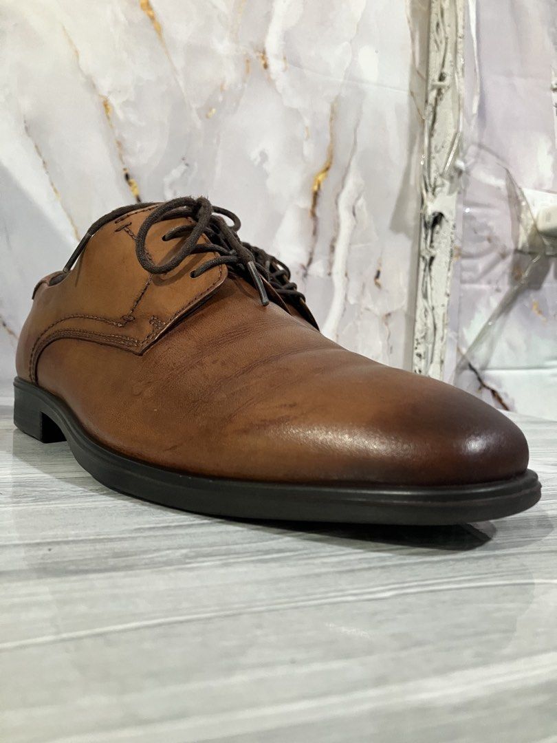 ECCO BROWN LEATHER SHOES SIZE 8 MEN (Category: Casual Shoes) located in General Mariano Alvarez. Submitted by adonid (Listing ID 1462089816, Image 2). Description: ECCO BROWN LEATHER SHOES ORIGINAL ECCO BROWN LEATHER SHOES GOOD CONDITION NORMAL SIGN OF USAGE ONLY SIZE 8 MEN.