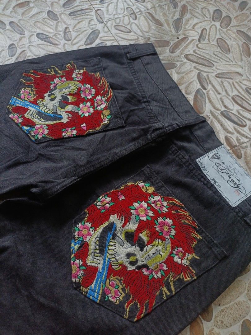 Ed Hardy Embroidered Floral Skull (Category: Jeans) located in Hagonoy. Submitted by erwin0825 (Listing ID 1462141773, Image 3). Description: Ed Hardy Embroidered Floral Skull Authentic Good as new Black na black po yan sa personal 32x30 on tag.