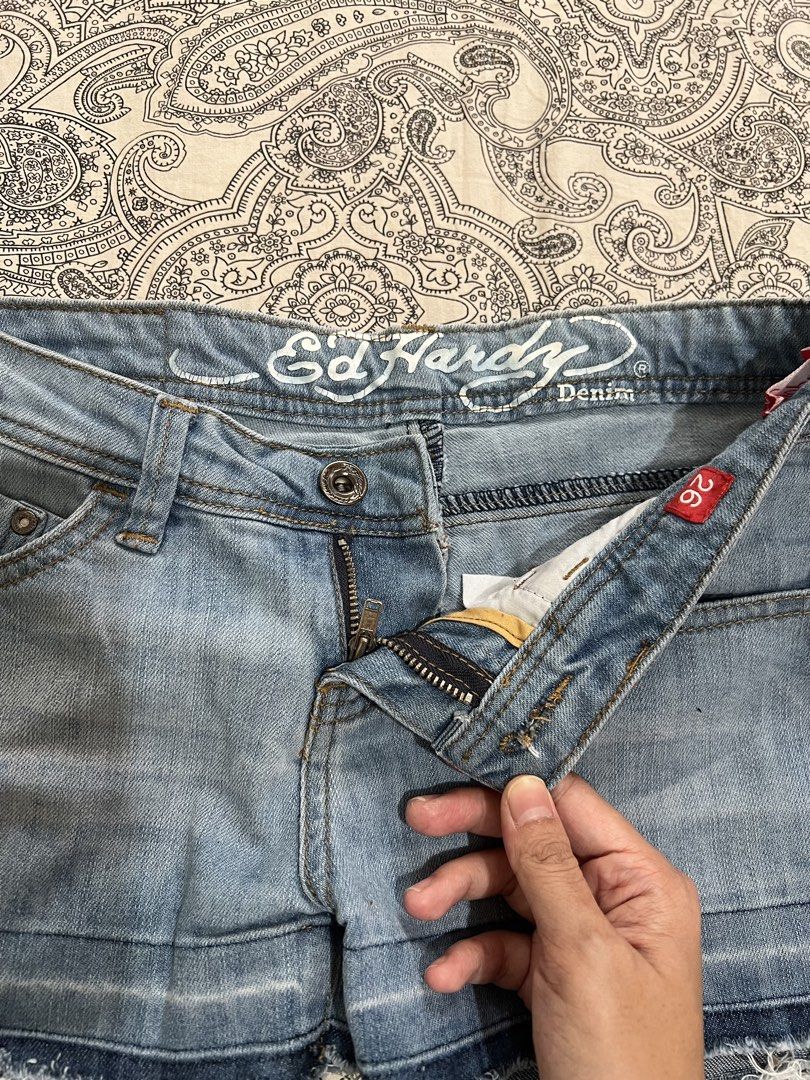 ED Hardy low waist shorts (Category: Shorts) located in Muntinlupa City. Submitted by sweetlovinnnnn (Listing ID 1462167017, Image 1). Description: Ed Hardy low waist shorts Used only once 26 on tag best fit for xs-small Negotiable J&T or SDD No WW im freshly postpartum and it wont fit me na. thank you 😊.