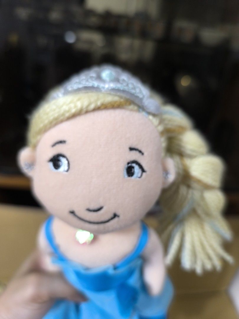 Elsa Doll (Category: Kids Toys) located in Rizal. Submitted by rcmartinshop (Listing ID 1462253998, Image 2). Description: .