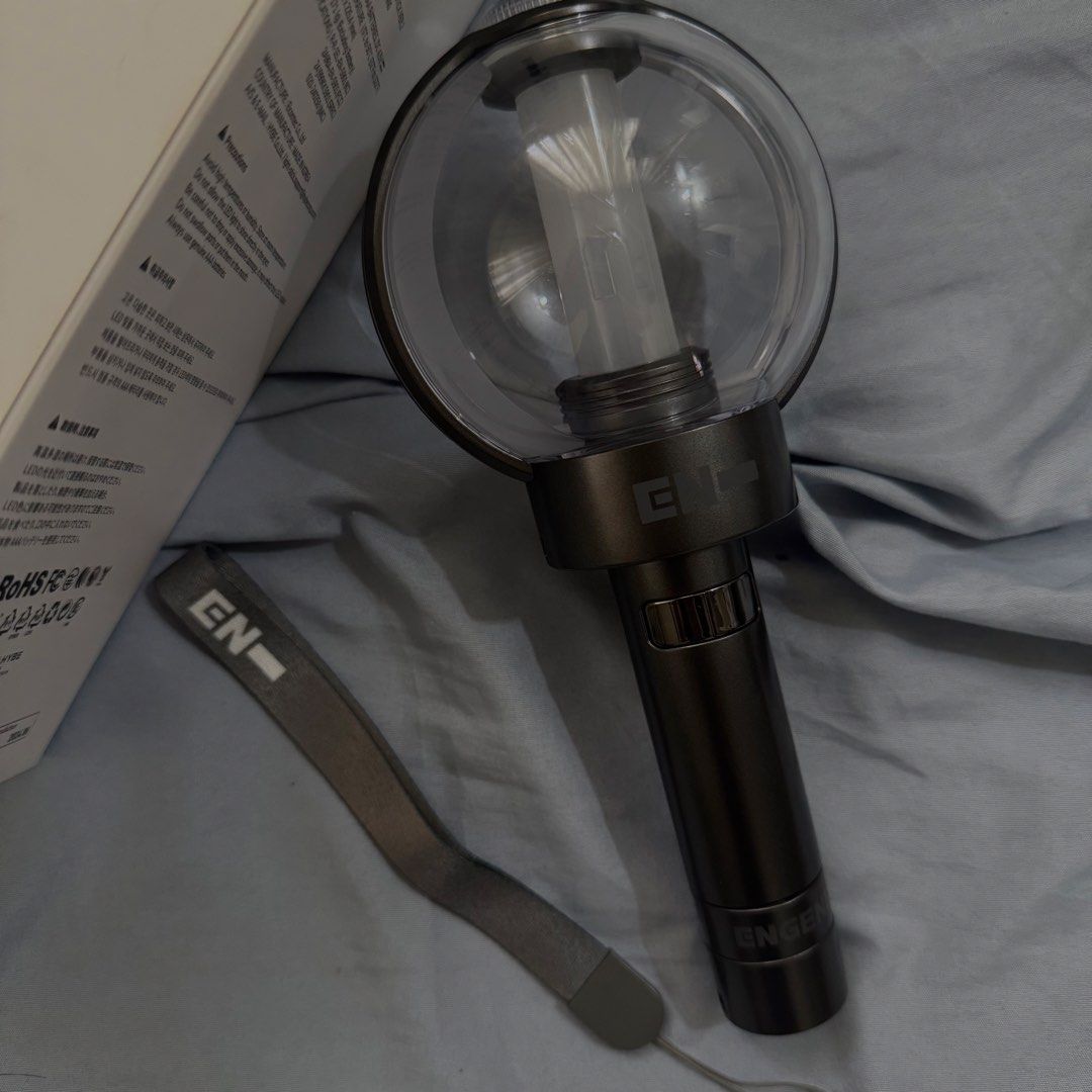 Enhypen Ver. 2 Official Lightstick (Category: K-Wave Merchandise) located in Cagayan de Oro. Submitted by kheyx (Listing ID 1462078719, Image 2). Description: - ENHYPEN Official Lightstick - Comes with original box and wrist strap - Works perfectly; syncs with concert used only once, in wtl bulacan.