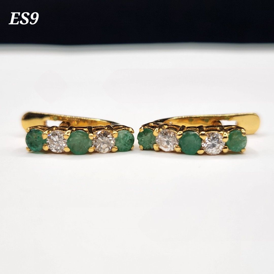 ES9• Emerald with Diamond Earrings 2.2 grams (Category: Earrings) located in Las Pinas. Submitted by yandijueri (Listing ID 1462041441, Image 1). Description: Subasta/Preloved. Pawnable ES9• Emerald with Diamond Earrings 14k YG, 2.2 grams approx. 4 natural diamonds, 0.40 tcw PHP 18,000 Want proof of transactions? Visit our FB Page and IG account: @yandijueri.