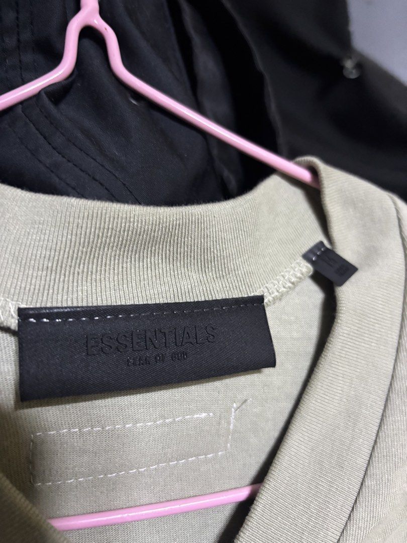 Essential (Category: Luxury Apparel) located in Manila. Submitted by kingblaize (Listing ID 1462129622, Image 3). Description: Essential shirt authentic .
