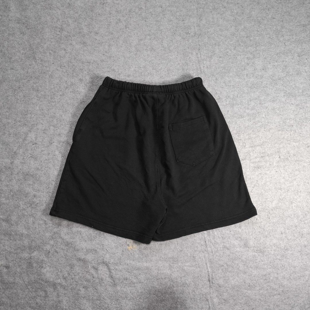 Essentials Spell out Sweat Shorts (Category: Activewear) located in Manila. Submitted by shykes_26 (Listing ID 1462120506, Image 3). Description: Dimensions: Waist - 26-40 Length - 18.5 Leg open - 14 Issues: None.
