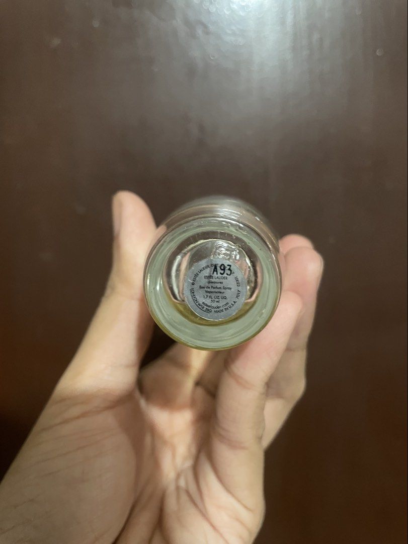 ESTÉE LAUDER Pleasures Eau de Parfum Spray 1.7 oz (Category: Fragrance & Deodorants) located in Talisay. Submitted by mrjannchristian (Listing ID 1462071234, Image 2). Description: - Estee Lauder Pleasures Eau de Parfum Spray - Bottle is approximately 1.5/4 full - Original spray bottle - Ideal scent for everyday wear RFS- Fundraising for Tuition :) .