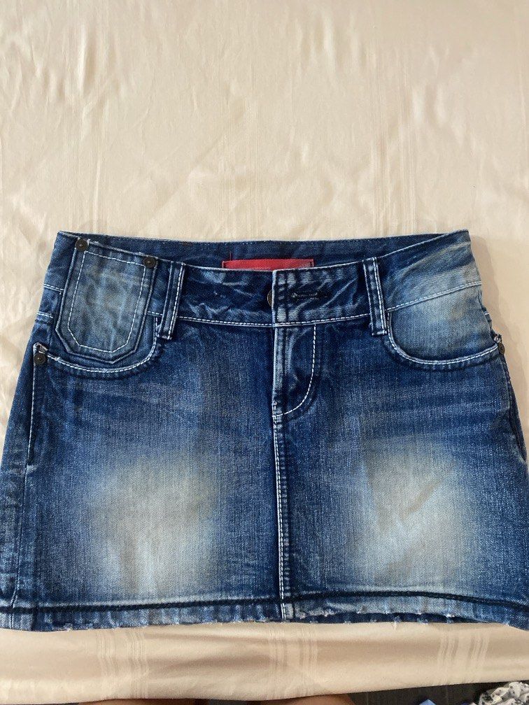 Evisu Denim skirt (Category: Skirts) located in Makati City. Submitted by l0calgh0rl (Listing ID 1462107299, Image 2). Description: y2k evisu denim skirt.