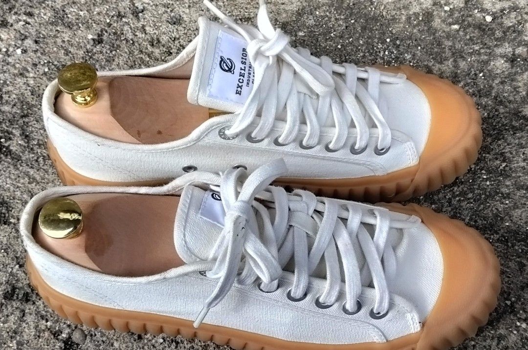 Excelsior Bolt Low Canvas (Gum Sole) (Category: Sneakers) located in Davao. Submitted by amekajicurations_dvo (Listing ID 1462040397, Image 2). Description: Excelsior Bolt Low Canvas (Gum Sole) Good as new 26cm (7.5-8US) 850+sf 📩📩📩.