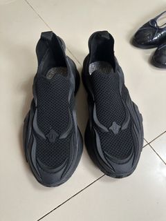(Category: ) located in . Submitted by wear.next (Listing ID 1462090147, Image 1). Description: .