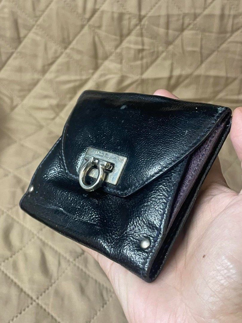 Ferragamo wallet (Category: Wallets & Card holders) located in Baguio. Submitted by nalyns_unique_finds (Listing ID 1462159800, Image 2). Description: .