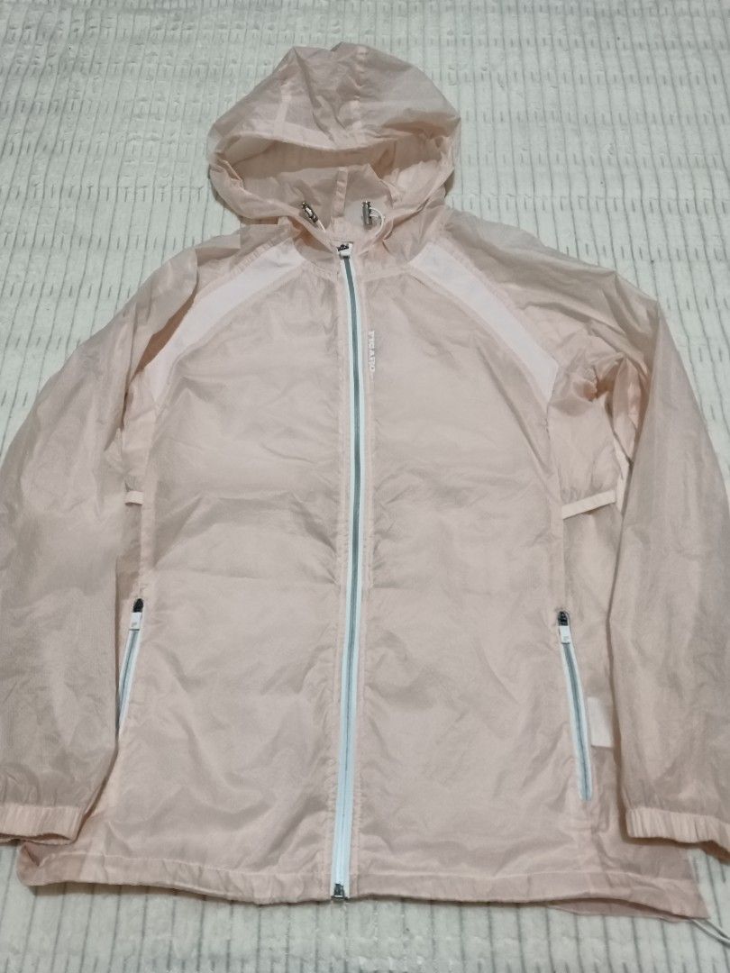 Figaro Sport Golf Windbreaker + 84 SF (Category: Activewear) located in Cebu City. Submitted by OneStop_ThriftShop_Mo (Listing ID 1462205262, Image 1). Description: Halloween Sale! 🎃🎃🎃 Figaro Sport Golf Windbreaker💓 Nice color in actual, light old rose pink, Gray zipper, White Premium quality, pulido tahi With pockets Super Gaan lang nito Size90 W 18" L 25.5".