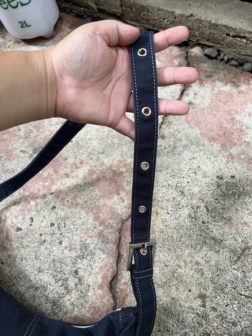 Fillintheblank Canvas Stitch Hobo Bag (Category: Shoulder Bags) located in Dapitan. Submitted by gelbread (Listing ID 1462080144, Image 3). Description: .