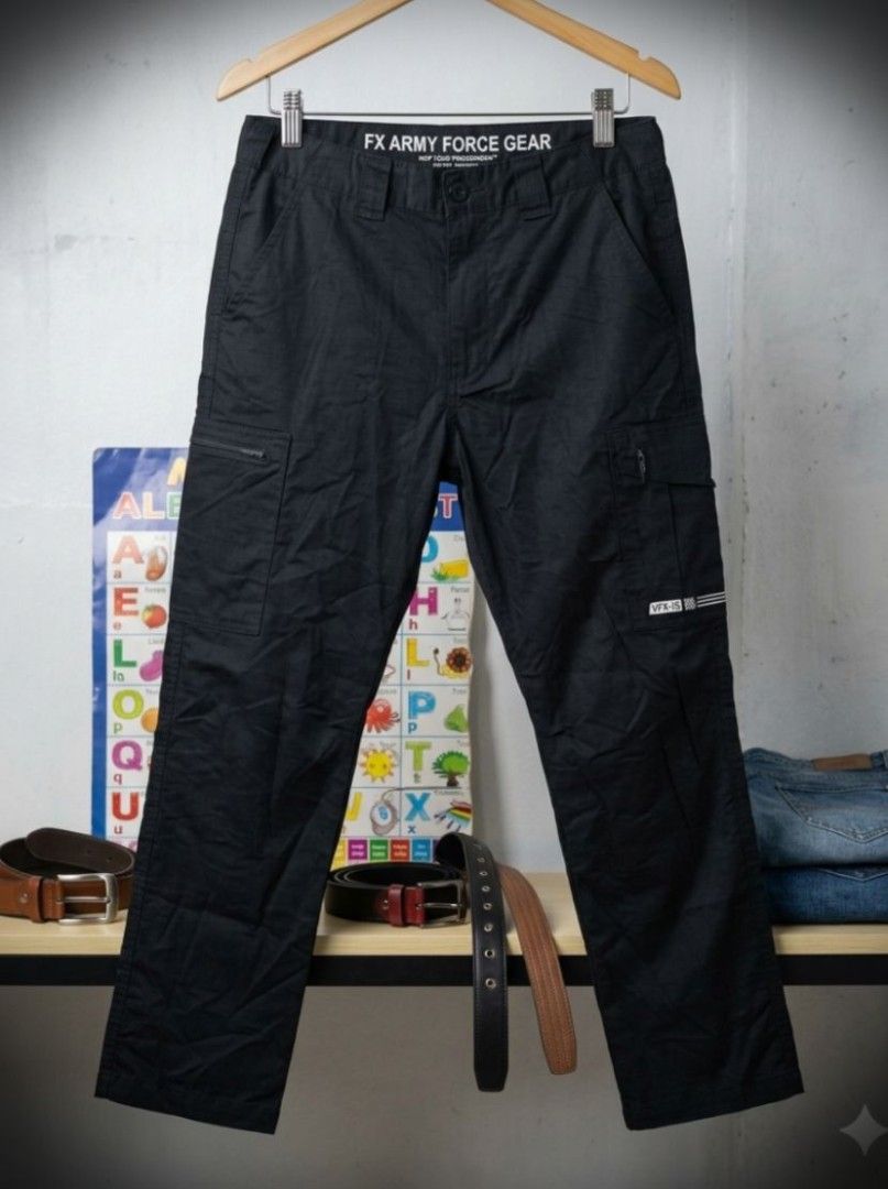 Fingercroxx Army Force Cargo Trouser Pants (Category: Trousers) located in Manila. Submitted by liliaplay (Listing ID 1462078564, Image 1). Description: Authentic! Pre-loved Imported 6 pockets strap side on waist band semi heavy and thick engraved brand on buttons y2k zipper zipper pockets Unisex size: 32-34 hem/rise: 9.5 Length: 39 Leghole: 7.5 No Issue! rtw Lowered to its negotiable price Payment 1st Shipped.