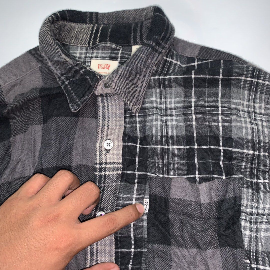 Flanel levis Longsleeve (Category: Tshirts & Polo Shirts ) located in Ivisan. Submitted by trashtotreasuree (Listing ID 1462084493, Image 3). Description: .