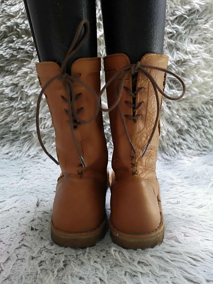 Flat Sole Rear Tie Detail Mid calf Boots (Category: Boots) located in Santa Cruz. Submitted by jmy_surplus.2 (Listing ID 1462087769, Image 3). Description: Size ; 24cm Color ; Tan Type ; Boots Brand ; No brand Material ; Leather Style ; Tan Leather Mid Calf Boots LR 159 JMY 4 Batch #220.