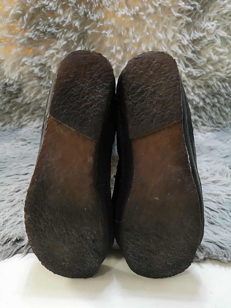 Flat Sole Side Buckle Detail Mid calf Boots (Category: Boots) located in Santa Cruz. Submitted by jmy_surplus.2 (Listing ID 1462093837, Image 3). Description: Size ; 22.5cm Color ; Black Type ; Boots Brand ; No brand Material ; Suede Leather Style ; Black Suede Leather Boots LR 170 JMY 4 Batch #220.