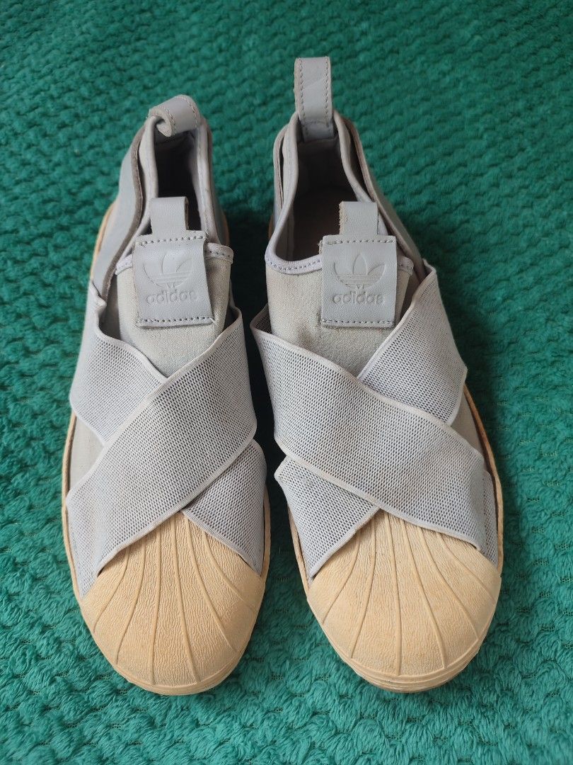 Flats sandals slides shoes (Category: Slippers and slides) located in Pagadian. Submitted by shielaso (Listing ID 1462067194, Image 3). Description: 150 each item.