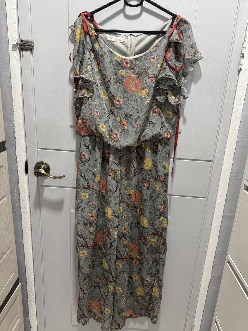 Floral Chiffon Romper for Women (Category: Rompers) located in Davao. Submitted by buymyclosetph (Listing ID 1462085496, Image 1). Description: —- Length 50 —- Chest up to 30 XXL on tag - I don’t have mannequin to determine the waist. MOP: Gcash MOD: J&T .
