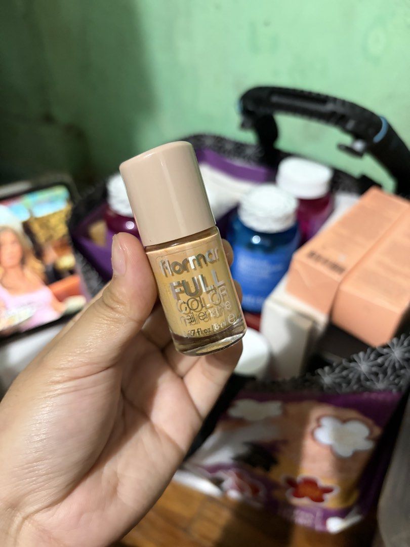 Flormar Nail Polish (Category: Hands & Nails) located in Quezon City. Submitted by berrystrawng (Listing ID 1462075305, Image 2). Description: all are used once only — ₱50 each — ₱220 for 6 pcs rfs: affiliate.