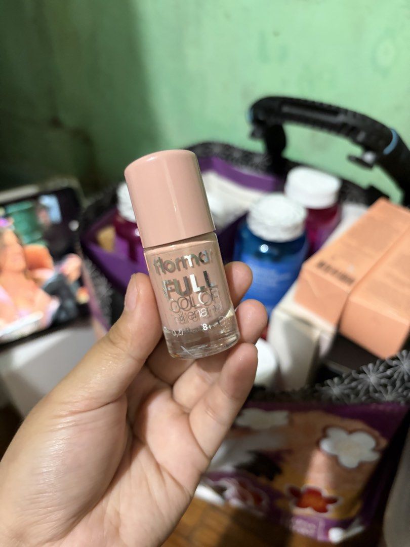 Flormar Nail Polish (Category: Hands & Nails) located in Quezon City. Submitted by berrystrawng (Listing ID 1462075305, Image 1). Description: all are used once only — ₱50 each — ₱220 for 6 pcs rfs: affiliate.