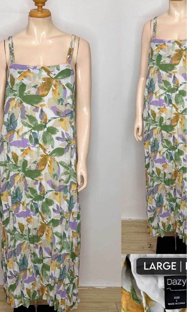 Flowy Botanical Maxi Dress (Category: Dresses) located in Cavite. Submitted by wishie_collects (Listing ID 1462240996, Image 3). Description: Size Large and Small 349 each but both can be worn by small body frame,.