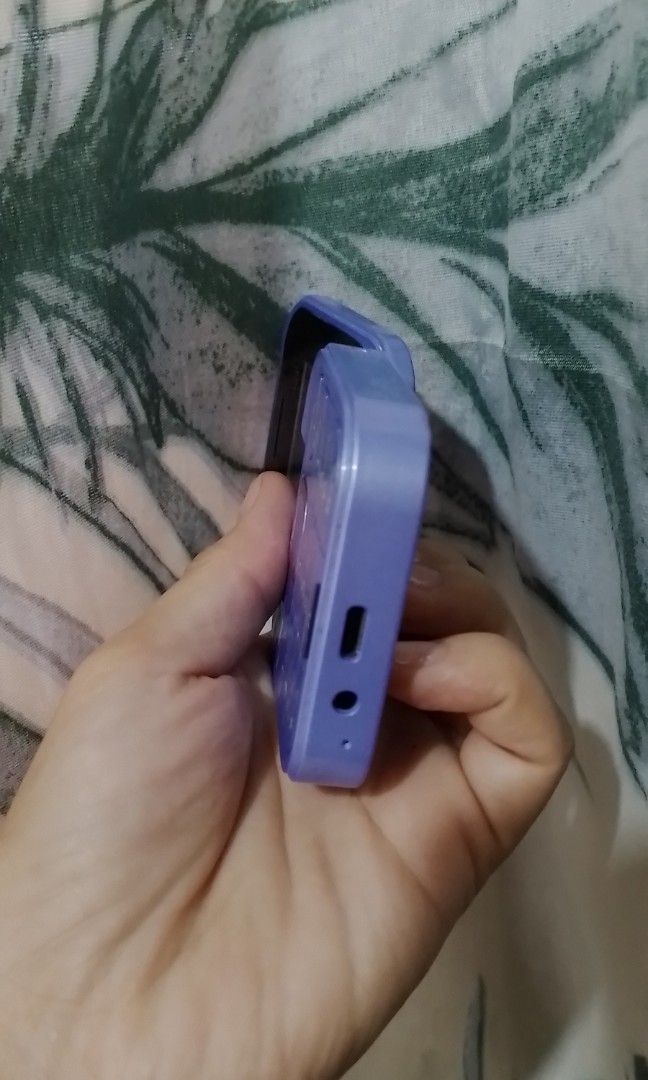 Foldable Basic Phone (Category: Early Generation Mobile Phones) located in Batangas. Submitted by zenrez_shop (Listing ID 1462099202, Image 3). Description: Foldable With fm radio with flashlight with camera (basic camera) 2 simcard slot 1 memory card slot with bluetooth calculator and more.