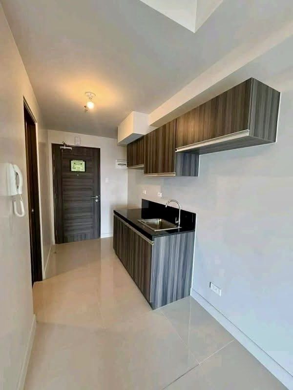 For Rent Studio Unit Cirrus Bridgetowne Pasig (Category: Apartments & Condos) located in Manila. Submitted by gino_buenaventura (Listing ID 1462096207, Image 1). Description: Studio For Rent Cirrus Bridgetowne -Studio Unit -24sqm -Bare Unit -With window blinds and water heater -Php19,500 monthly rental rate -Inclusive of dues -Minimum 1yr rent -Unit only -Low floor Unit can be SEMI or FULLY FURNISHED at an agreed rate. Kindly advise 2-3 days in a