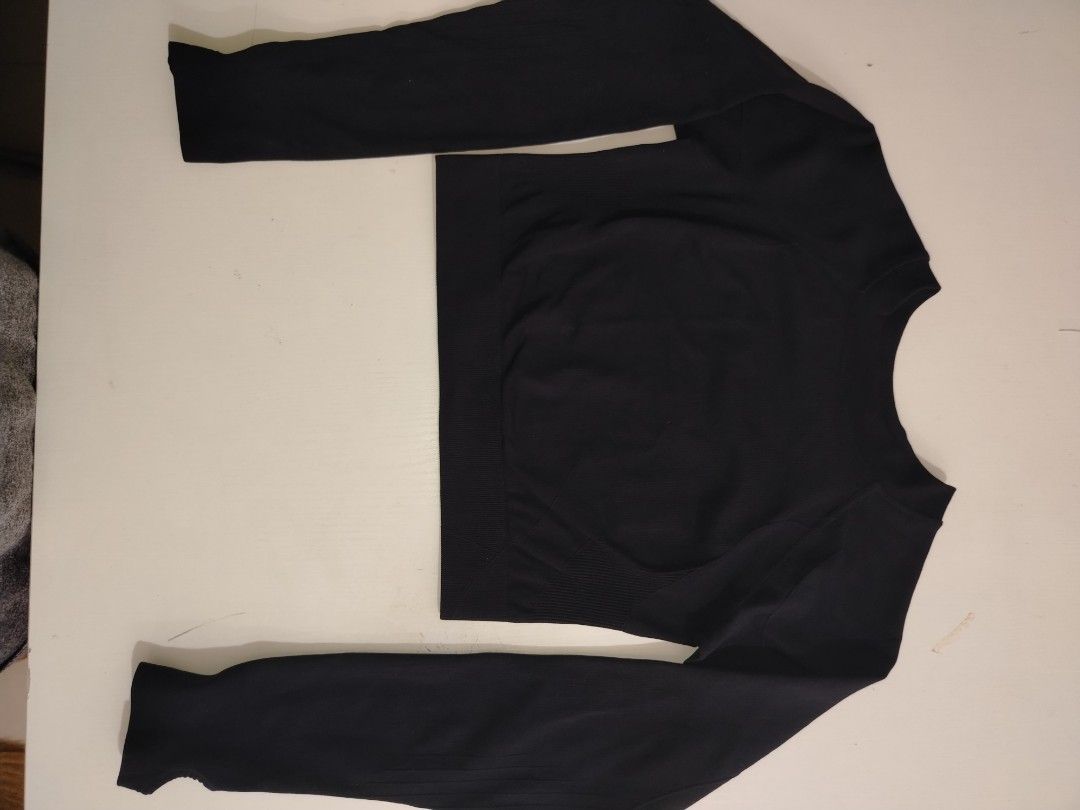 For sale (Category: Activewear) located in Taguig. Submitted by thebrandedrackph (Listing ID 1462098923, Image 1). Description: .