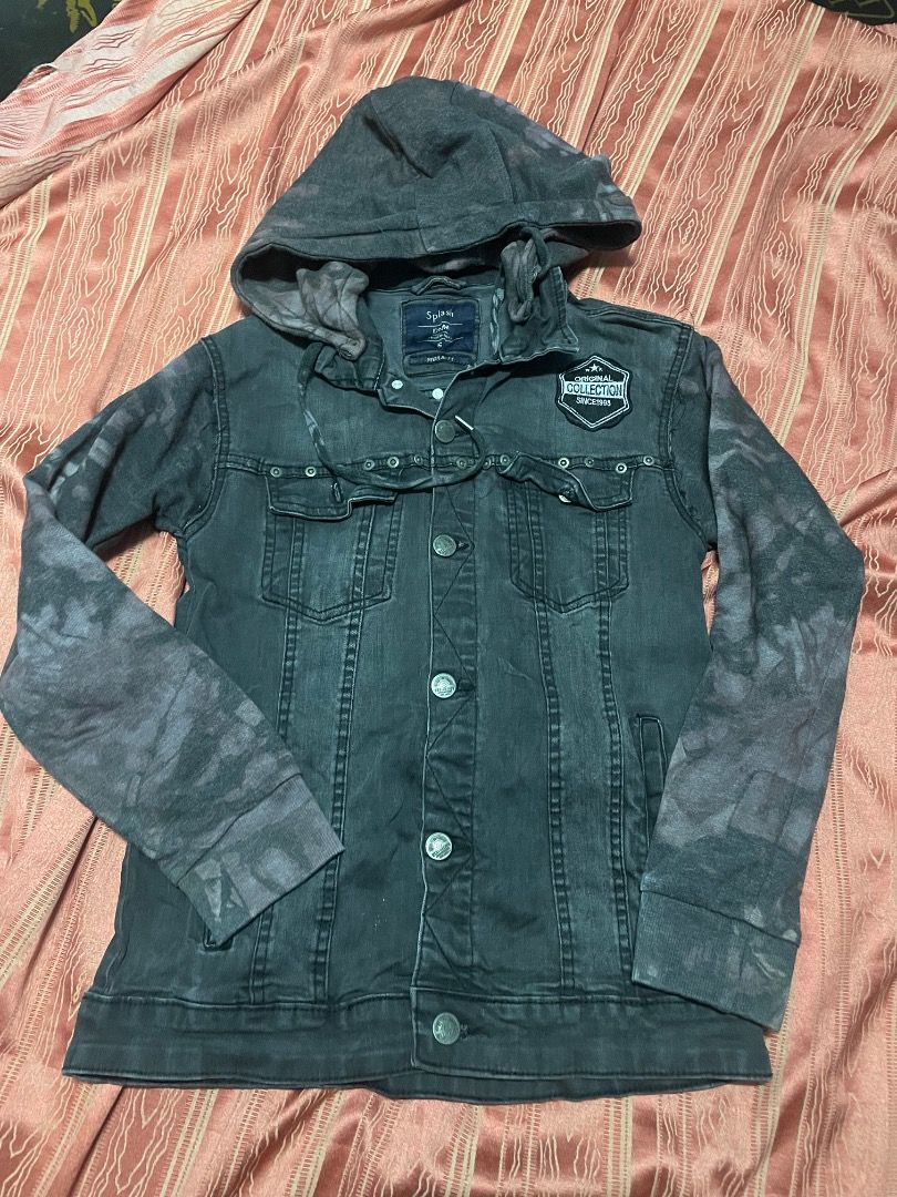 For sale denim Jacket (Category: Coats, Jackets and Outerwear) located in Caloocan City. Submitted by grax_ney (Listing ID 1462082584, Image 1). Description: for sale denim jacket pick up only loc: imus.