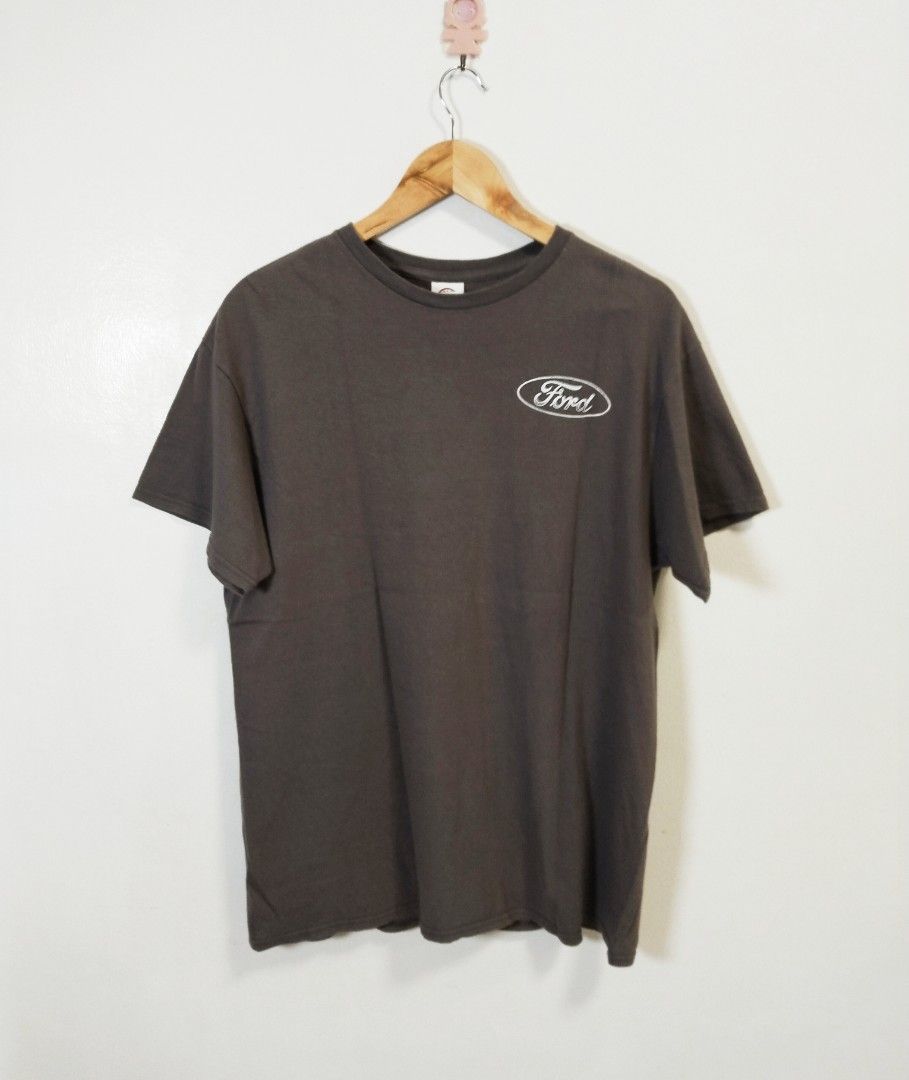 Ford shirt (Category: Tshirts & Polo Shirts ) located in Pateros City. Submitted by blashjunks.y2k (Listing ID 1462149013, Image 2). Description: FORD SHIRT SIZE LARGE 28" LENGTH 21" WIDTH 350PHP MSG US.