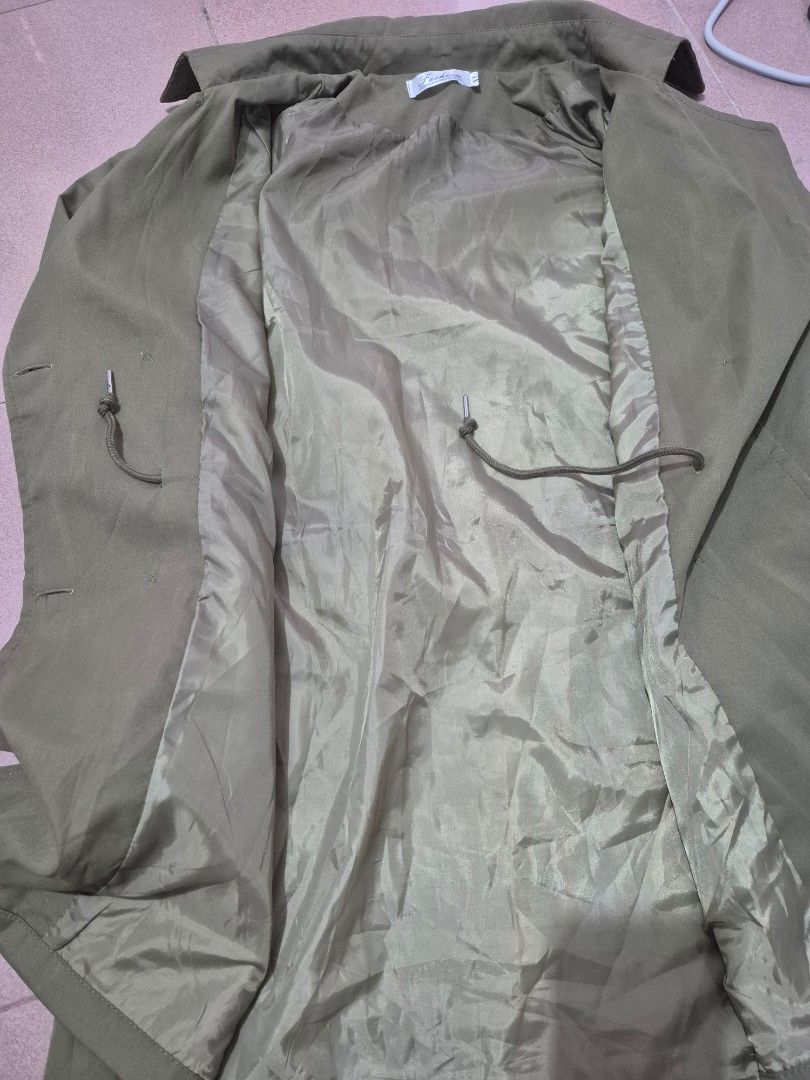 Forest Green Trench Coat (Category: Coats, Jackets and Outerwear) located in Calamba. Submitted by bb.lace (Listing ID 1461829956, Image 3). Description: repriced, updated description no issue, some minor removable lints only.