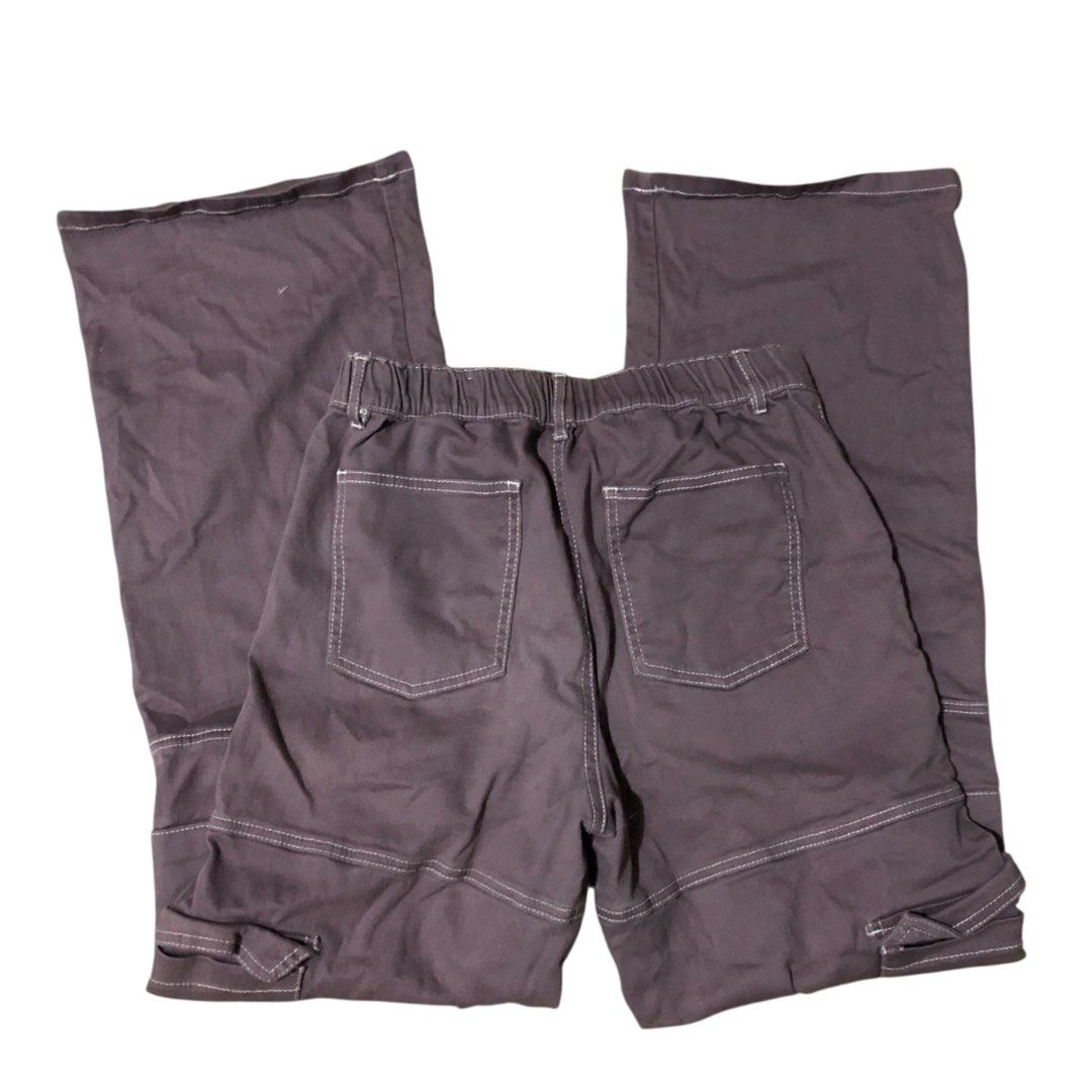Forever 21 6 pockets (Category: Jeans) located in Manila. Submitted by thriftlangs_ig (Listing ID 1462234975, Image 2). Description: Issue: no button 📏Measurements L: 39 1.2 Waist: 14 S: Medium 5’0 Model Condition 8/10 Dm if interested.