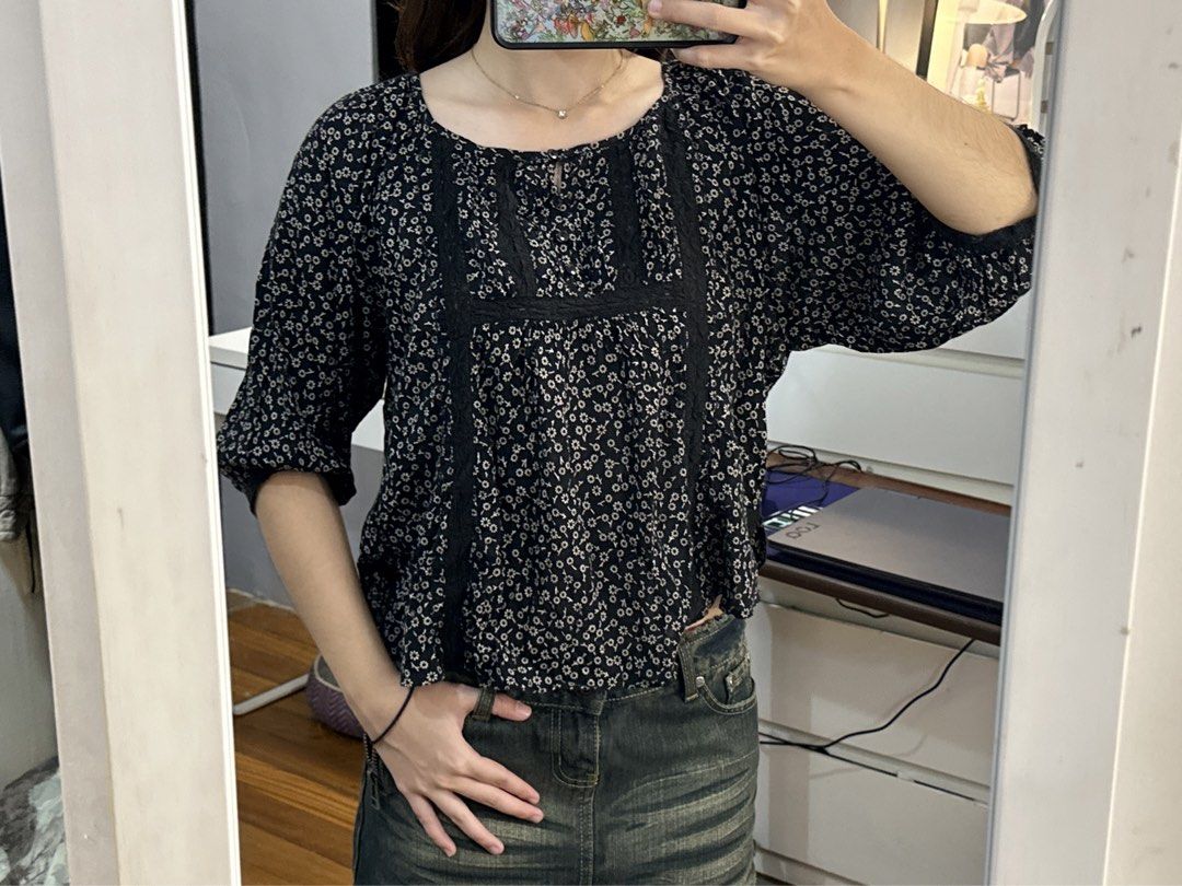 Forever 21 Blouse (Category: Blouses) located in Paranaque City. Submitted by celinegab (Listing ID 1462193768, Image 1). Description: .