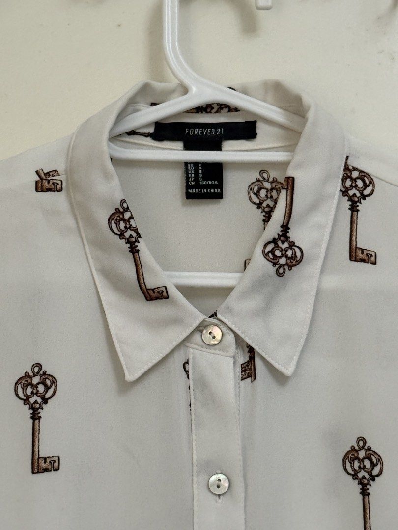 Forever 21 Long Sleeves Polo (Category: Longsleeves) located in Makati City. Submitted by kdbl_ (Listing ID 1462084722, Image 2). Description: .