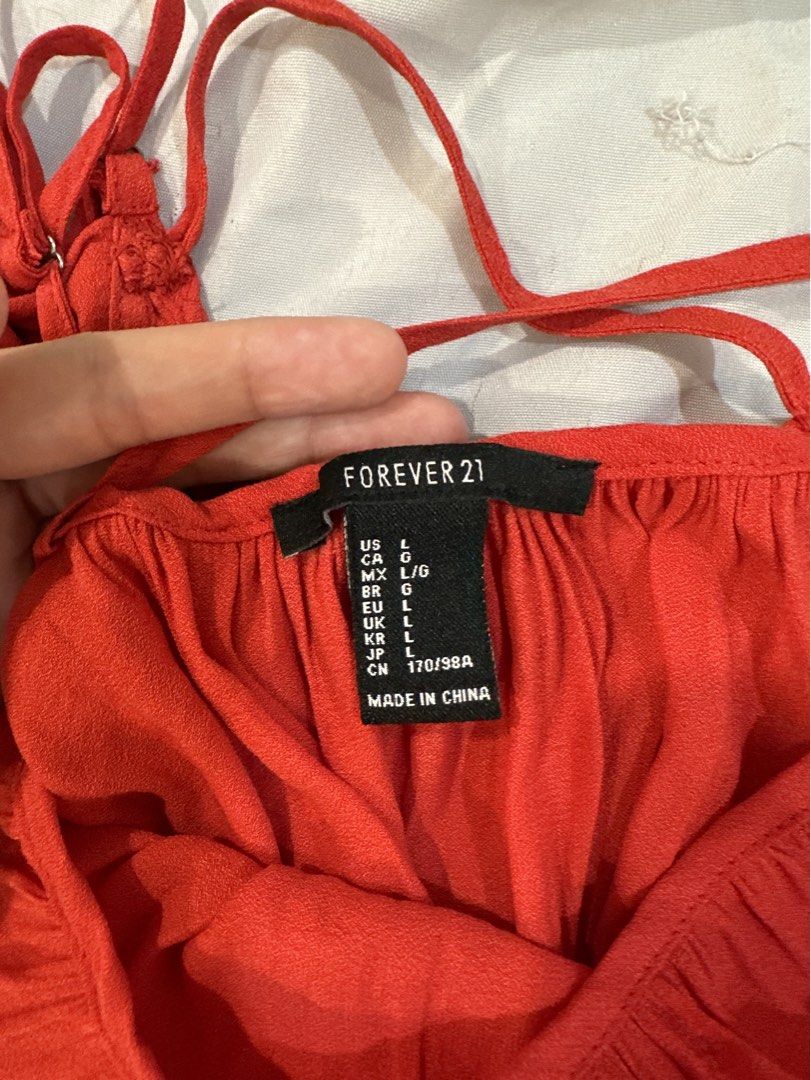 Forever 21 Top (Category: Others Tops) located in Paranaque City. Submitted by celinegab (Listing ID 1462194060, Image 2). Description: Large on tag but can fit s-m.
