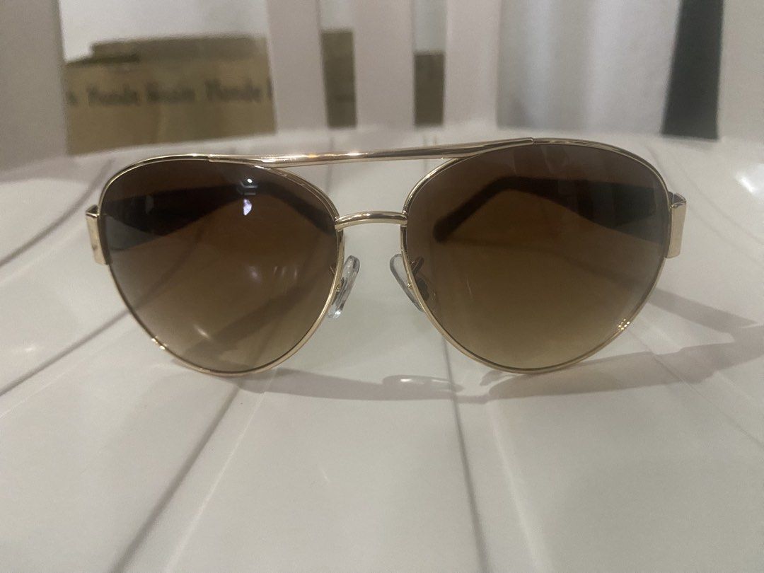 Fossil Aviator Sunglasses with Case (Category: Sunglasses & Eyewear) located in San Jose del Monte. Submitted by herbsman05 (Listing ID 1462133242, Image 3). Description: Fossil Women’s Aviator Sunglasses w/ Case Bought in Canada Lightly used Location: San Jose del Monte Bulacan Open for shipping or Lalamove At buyers expense Thanks! .
