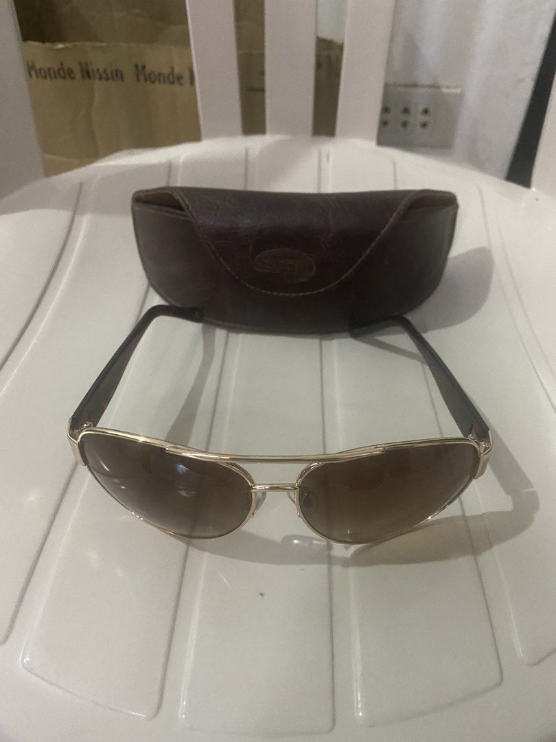 Fossil Aviator Sunglasses with Case (Category: Sunglasses & Eyewear) located in San Jose del Monte. Submitted by herbsman05 (Listing ID 1462133242, Image 1). Description: Fossil Women’s Aviator Sunglasses w/ Case Bought in Canada Lightly used Location: San Jose del Monte Bulacan Open for shipping or Lalamove At buyers expense Thanks! .