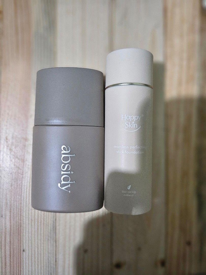 Foundation Bundle (Category: Makeup) located in Bulacan. Submitted by sweet_honey_01 (Listing ID 1462235012, Image 1). Description: .