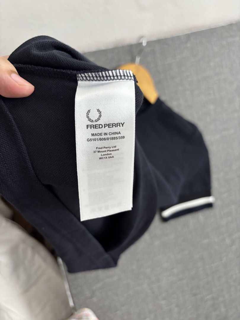 Fred Perry T shirt (Category: Shirts) located in San Fernando. Submitted by kayemanalac_05 (Listing ID 1462110261, Image 3). Description: L 24 W 18.