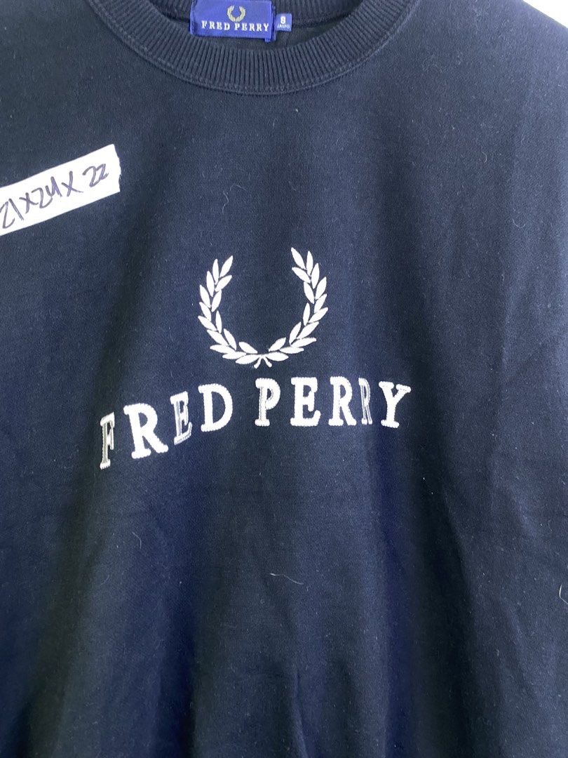 Fred Perry Sweater (Category: Longsleeves) located in Manila. Submitted by declutterpromax (Listing ID 1462079942, Image 2). Description: .