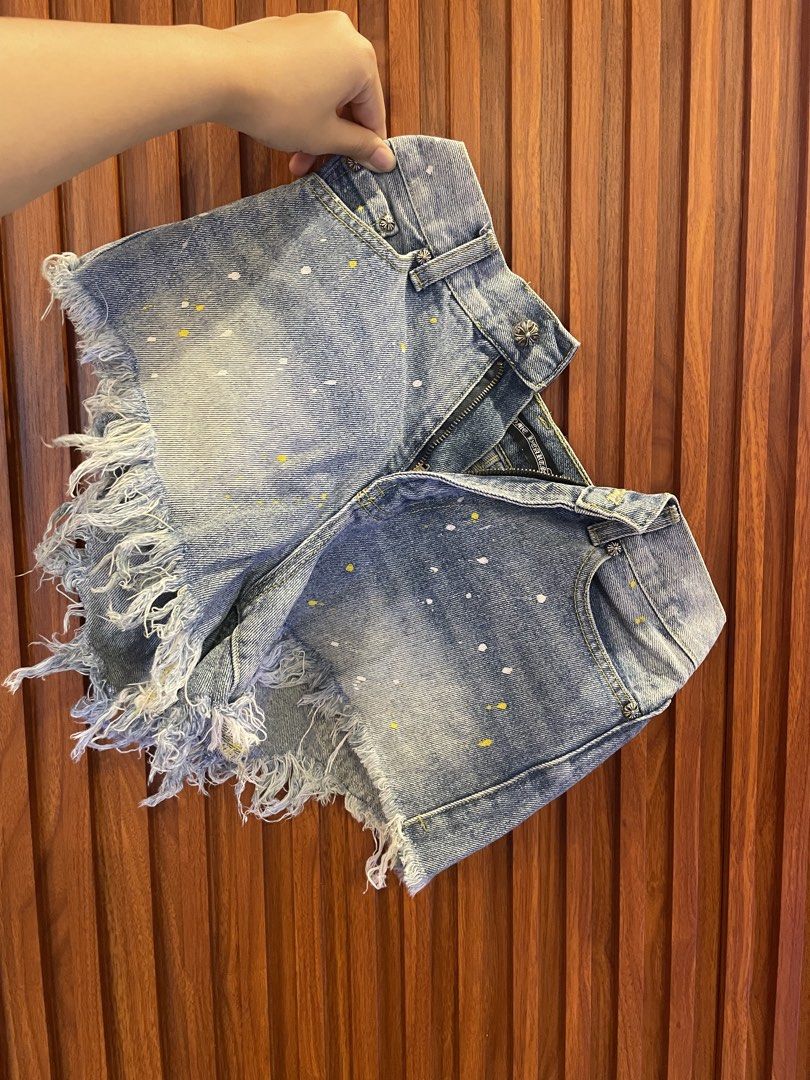 FREE SF❗️Chrome Hearts Shorts (Category: Shorts) located in Bulacan. Submitted by poshpalette (Listing ID 1462043172, Image 2). Description: - size small on tag - no flaws, super nice pa - complete with tags.