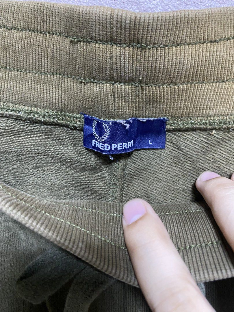Freed perry (Category: Joggers) located in Iloilo. Submitted by prelovedfindsilo (Listing ID 1462158089, Image 3). Description: Fredperry Jogger Size L 30-36 Good condition.