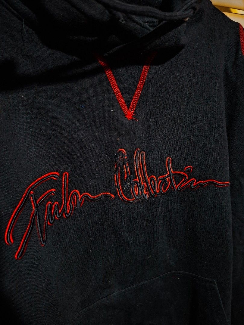 Fubu collection 2000's embroidered script hoodie jacket (Category: Coats, Jackets and Outerwear) located in Tagaytay City. Submitted by joselito_acosta (Listing ID 1462183651, Image 2). Description: Fubu collection 2000's embroidered script hoodie jacket In excellent condition Issue: small scratch sa ribbings 9/10 color rate Large on tag ( boxy fit) 29"×29" Authentic ✅ ✅ ✅ 850+shipping fee only Location: tagaytay Dm to purchase 📩 📩 📩.